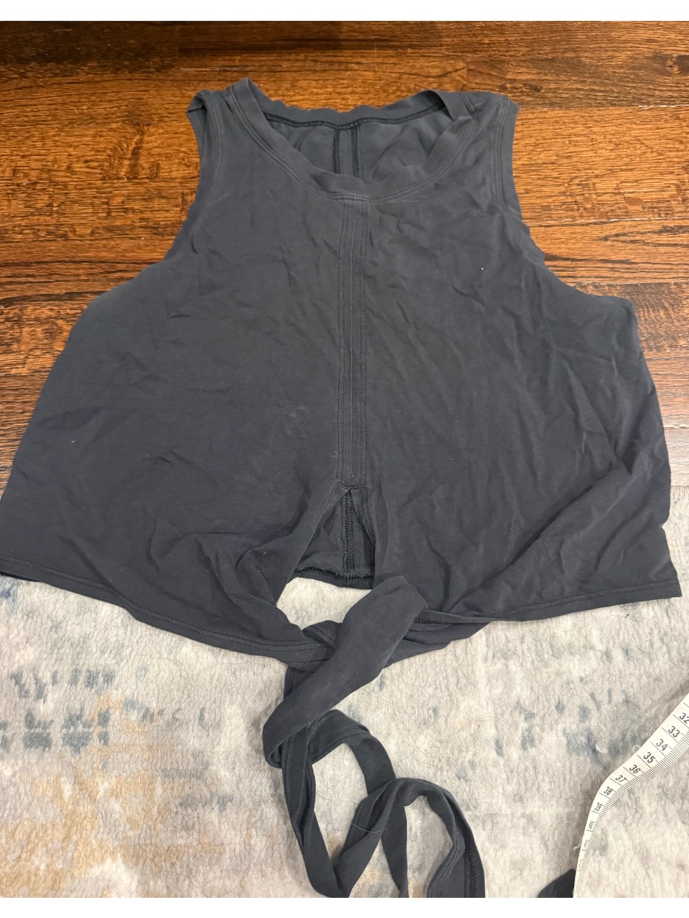 Lululemon black tie tank est size 8 GUC